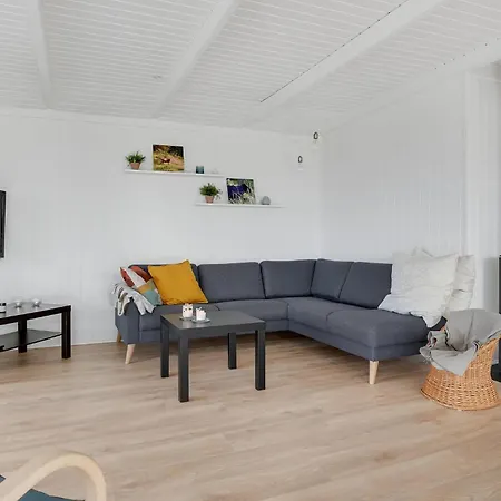 3 Bedroom Cozy In Holiday home
